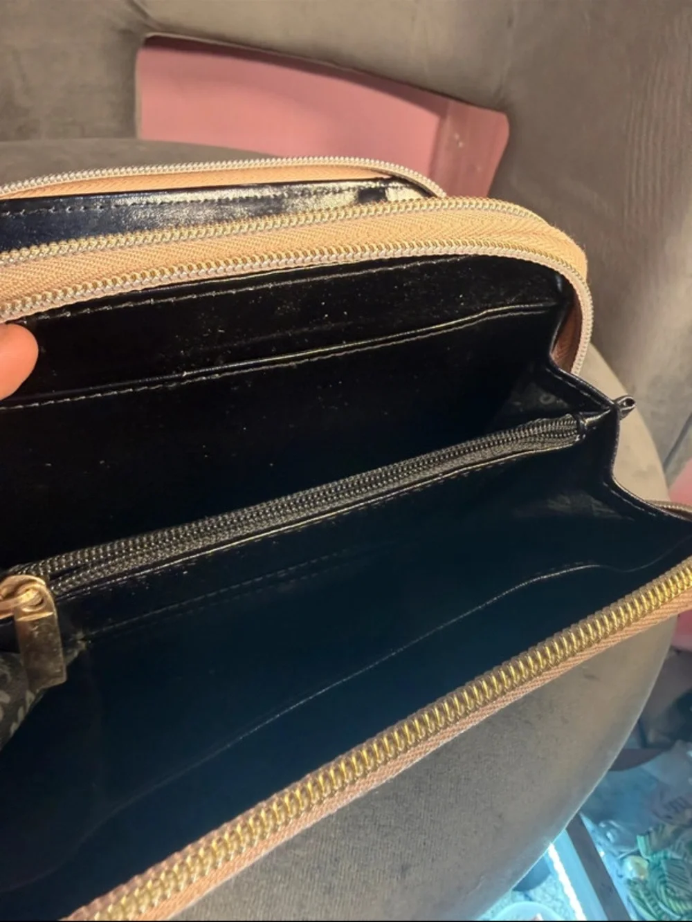 Steve Madden Beige Taupe Double Zip Around Wallet Gold Hardware